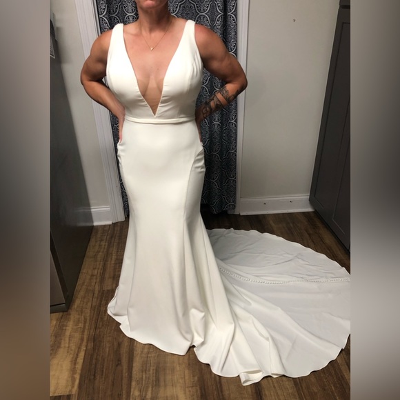 Maggie Sottero Dresses & Skirts - Brand new with tags Maggie Sottero size 8 wedding dress